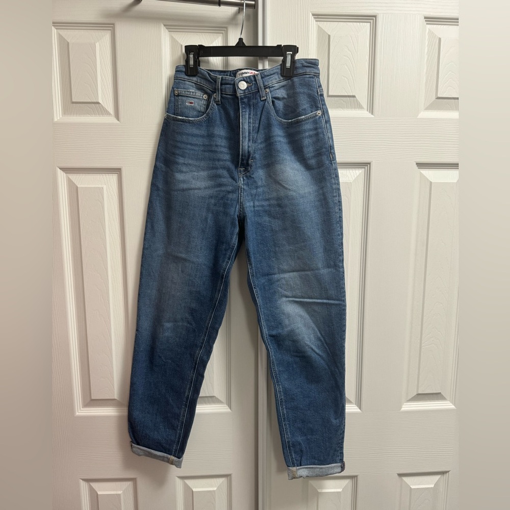 Tommy Hilfiger Vintage MOM High Rise tapered jeans a size 26/32